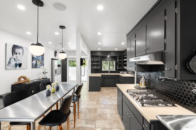 16390 Laughlin Rd, Guerneville, CA 95446