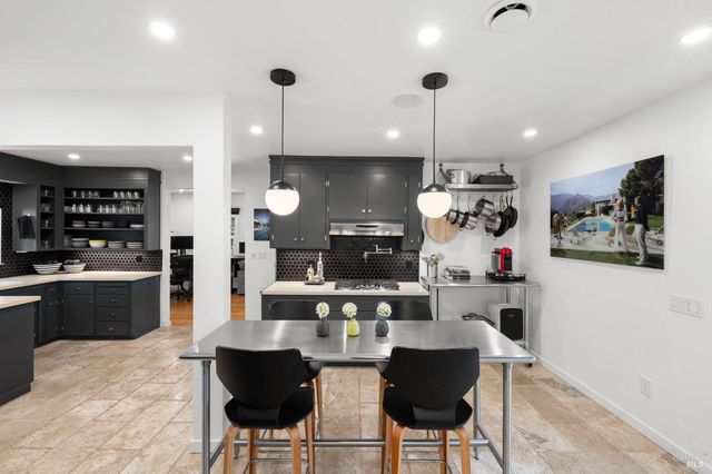 16390 Laughlin Rd, Guerneville, CA 95446