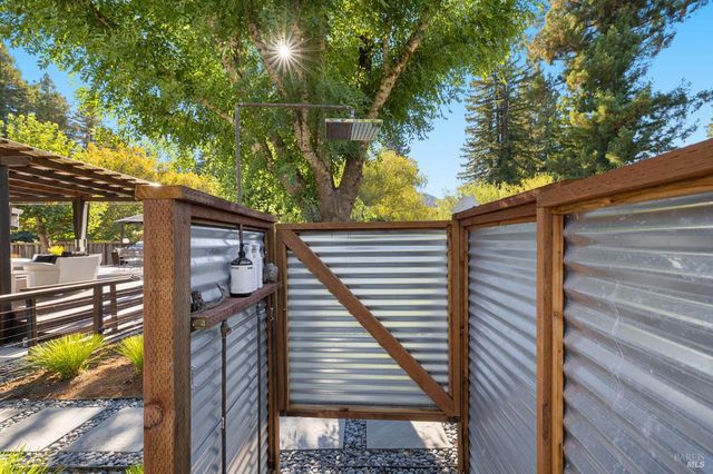 16390 Laughlin Rd, Guerneville, CA 95446