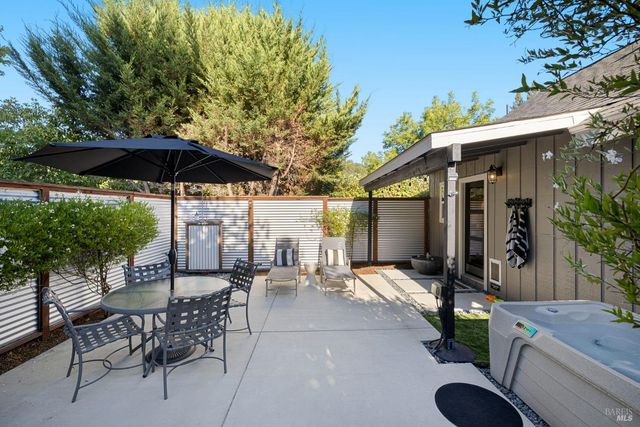 16390 Laughlin Rd, Guerneville, CA 95446