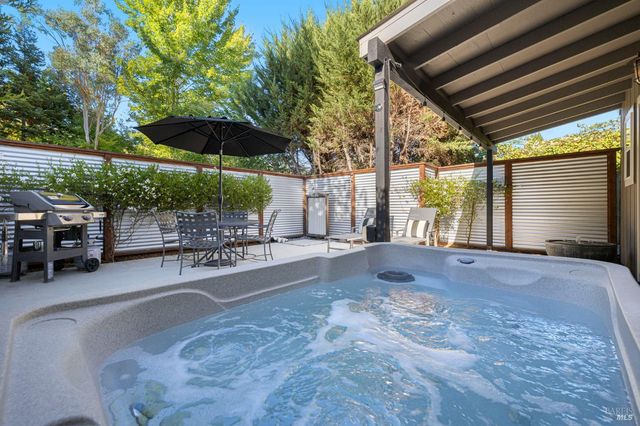 16390 Laughlin Rd, Guerneville, CA 95446