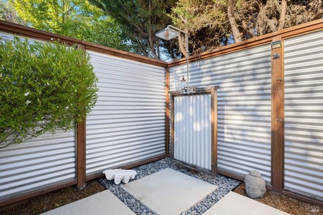 16390 Laughlin Rd, Guerneville, CA 95446