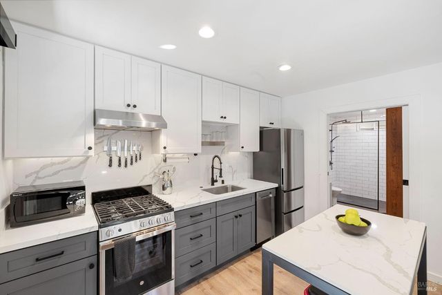 16390 Laughlin Rd, Guerneville, CA 95446