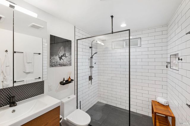 16390 Laughlin Rd, Guerneville, CA 95446