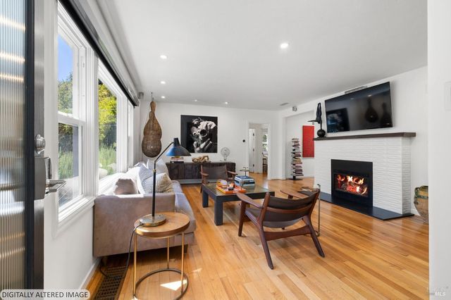 16390 Laughlin Rd, Guerneville, CA 95446