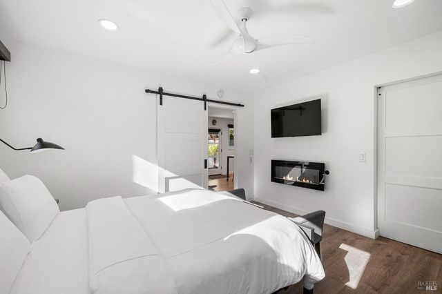 16390 Laughlin Rd, Guerneville, CA 95446