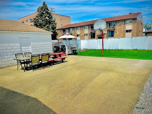 1258 Perry Street, Des Plaines, IL 60016