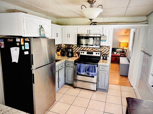 1258 Perry Street, Des Plaines, IL 60016