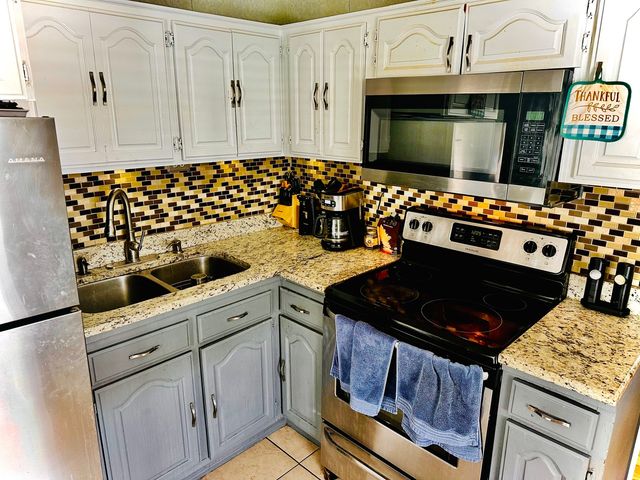 1258 Perry Street, Des Plaines, IL 60016