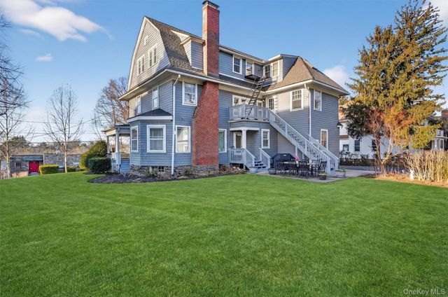 9 Ridgeview Avenue, White Plains, NY 10606