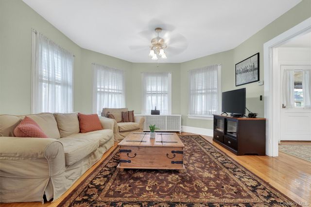 9 Ridgeview Avenue, White Plains, NY 10606