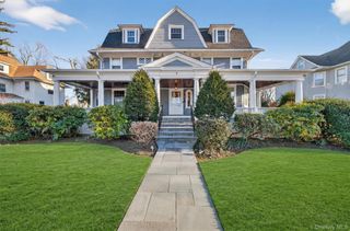 9 Ridgeview Avenue, White Plains, NY 10606