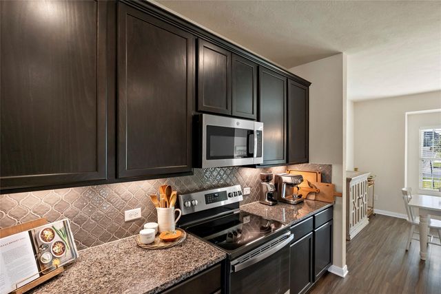 1310 Kingsgate Drive, Bryan, TX 77807