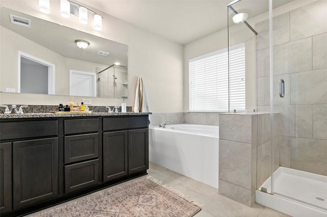 1310 Kingsgate Drive, Bryan, TX 77807