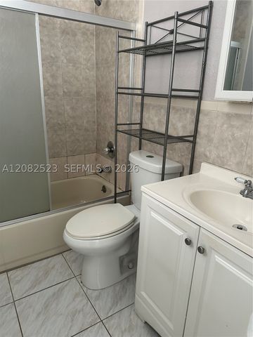 3903 SW 78th Ct 103, Miami, FL 33155
