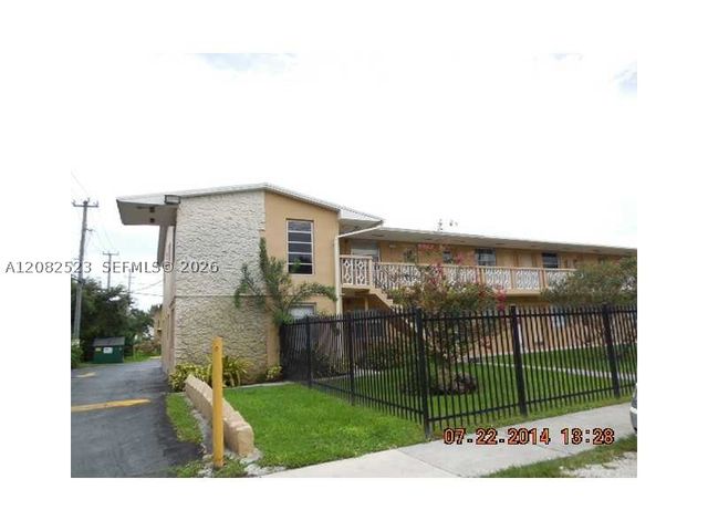 3903 SW 78th Ct 103, Miami, FL 33155