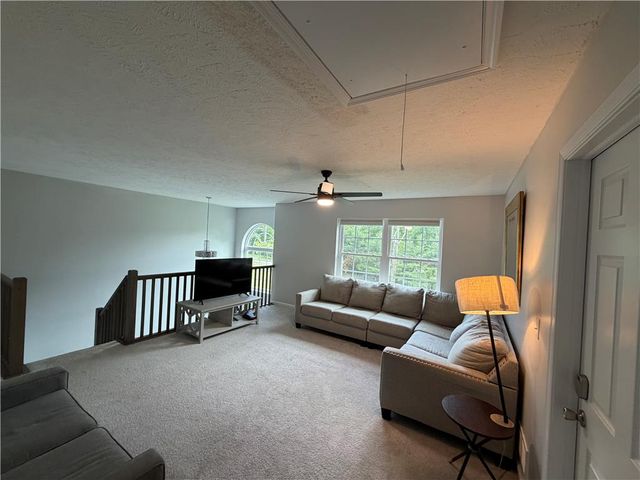 135 Tannenbaum Way, Pocono Twp, PA 18332