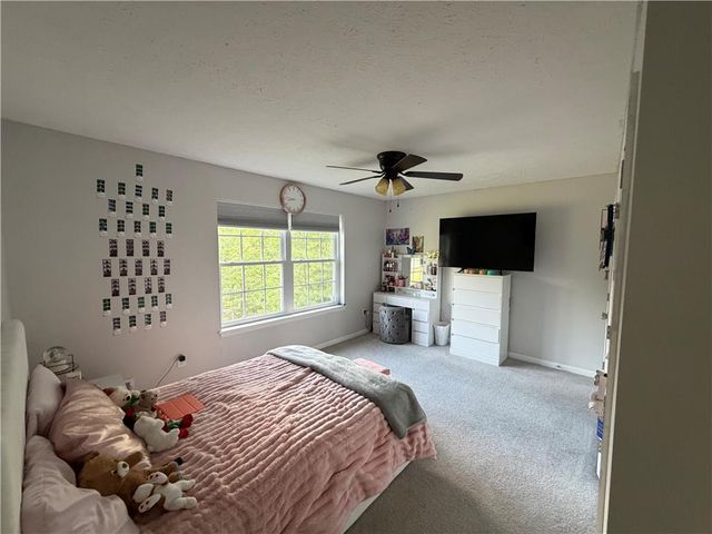 135 Tannenbaum Way, Pocono Twp, PA 18332
