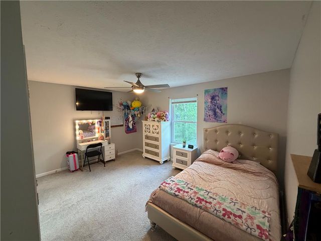 135 Tannenbaum Way, Pocono Twp, PA 18332