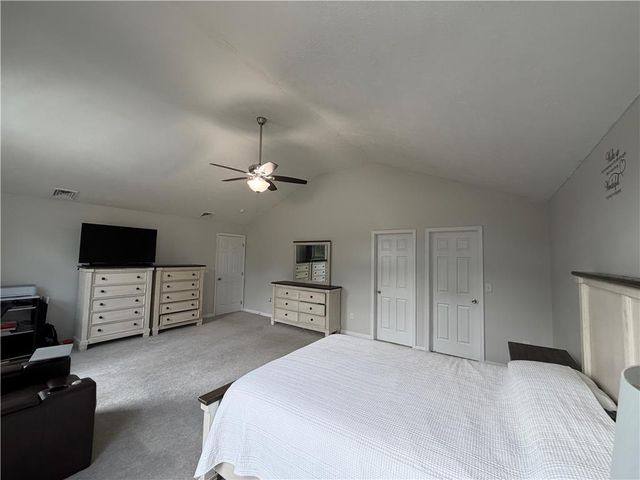 135 Tannenbaum Way, Pocono Twp, PA 18332