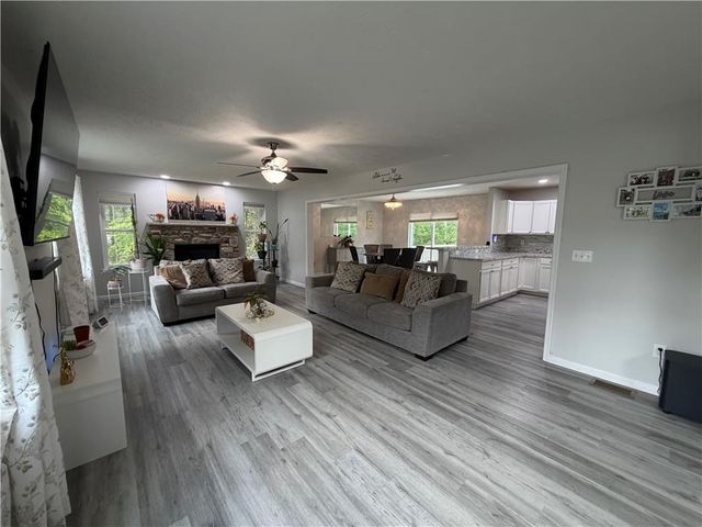 135 Tannenbaum Way, Pocono Twp, PA 18332