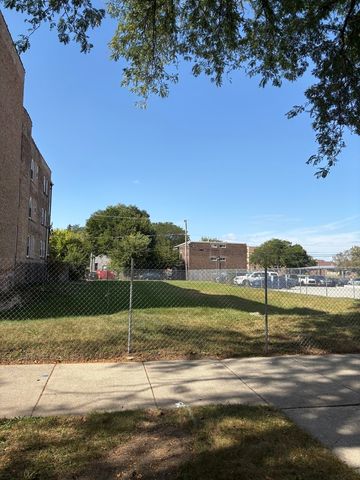 4524 S Michigan Avenue, Chicago, IL 60653