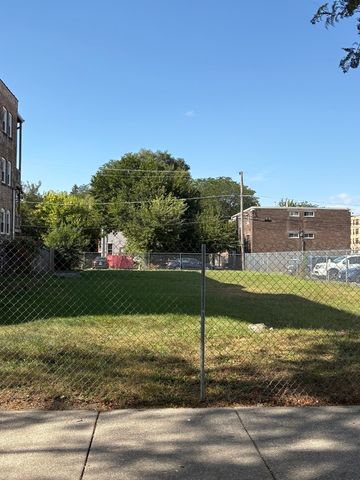 4524 S Michigan Avenue, Chicago, IL 60653