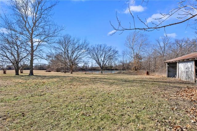 26930 Metcalf Road, Louisburg, KS 66053