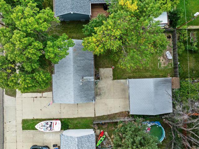 816 16th Ave SW, Minot, ND 58701