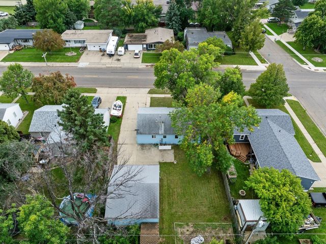 816 16th Ave SW, Minot, ND 58701