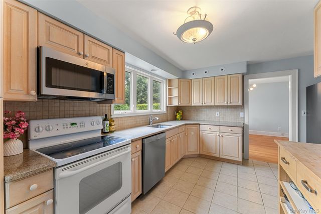 1408 Shelbourne Avenue, Mamaroneck, NY 10543