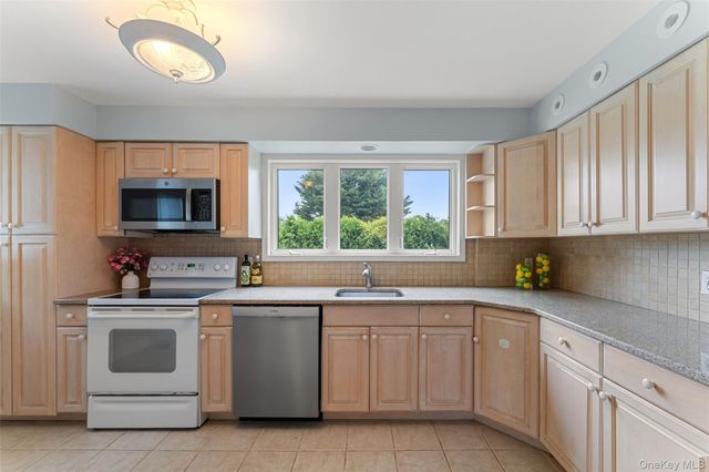 1408 Shelbourne Avenue, Mamaroneck, NY 10543