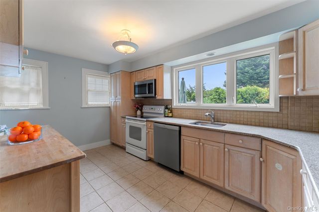 1408 Shelbourne Avenue, Mamaroneck, NY 10543