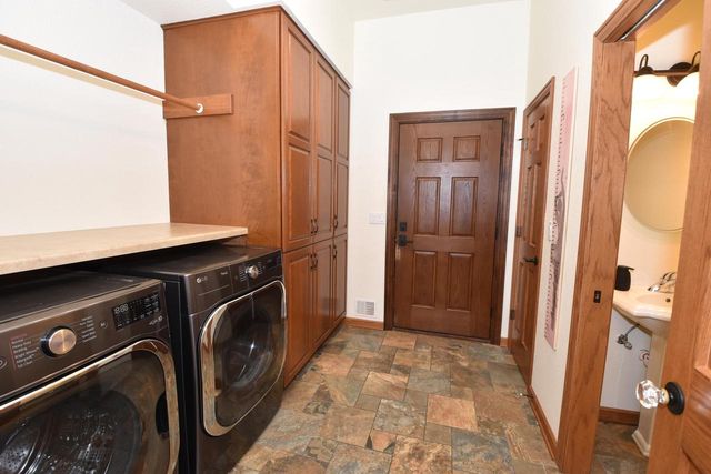 N6393 Tradewinds CIRCLE, Beaver Dam, WI 53916