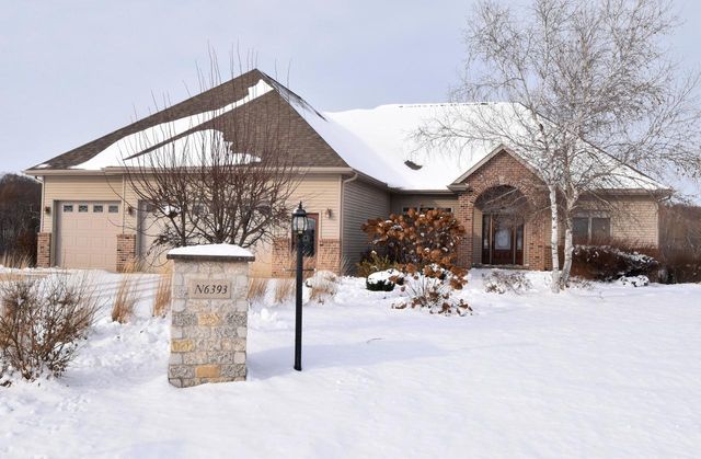 N6393 Tradewinds CIRCLE, Beaver Dam, WI 53916