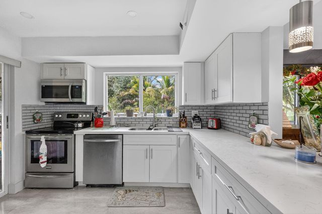 209 Wimbledon Lake Dr 209, Plantation, FL 33324