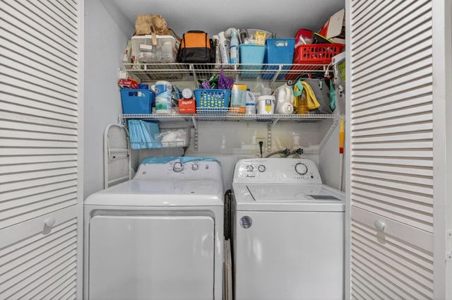 209 Wimbledon Lake Dr 209, Plantation, FL 33324