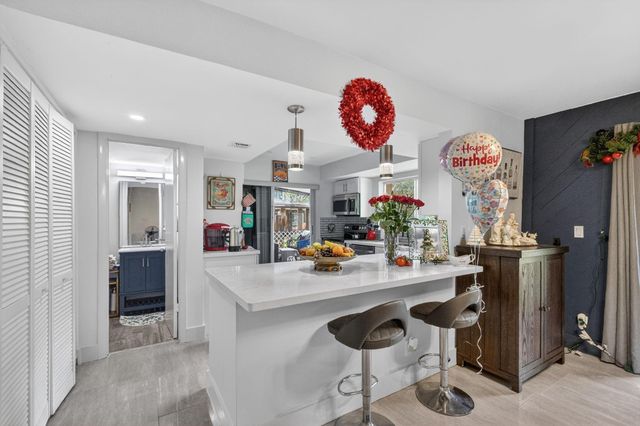 209 Wimbledon Lake Dr 209, Plantation, FL 33324