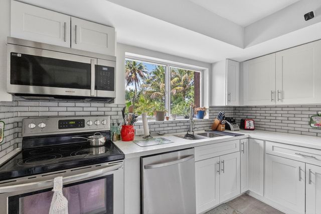 209 Wimbledon Lake Dr 209, Plantation, FL 33324