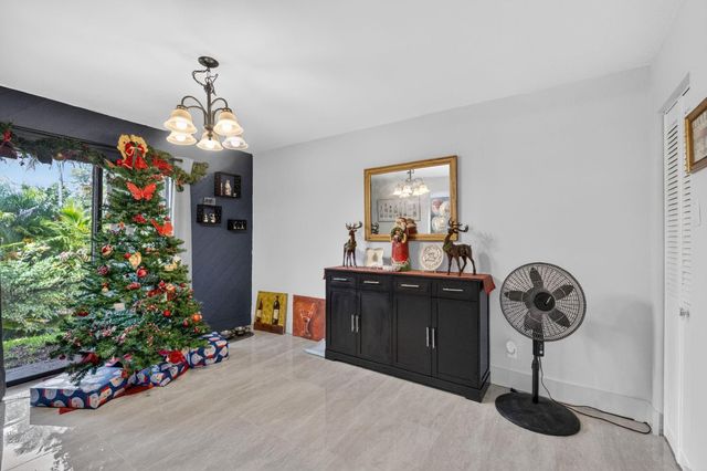 209 Wimbledon Lake Dr 209, Plantation, FL 33324