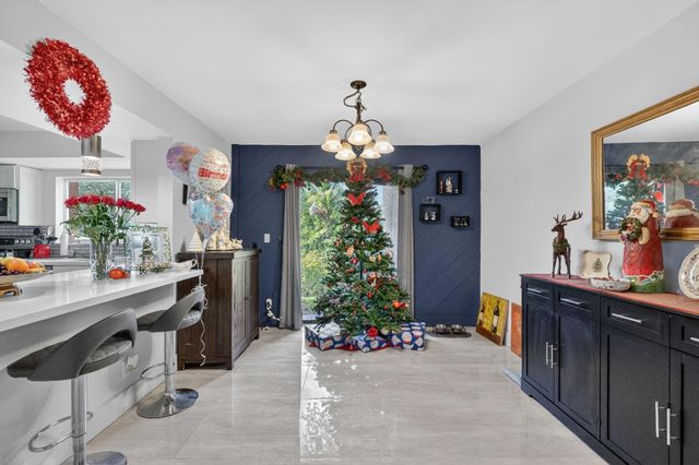 209 Wimbledon Lake Dr 209, Plantation, FL 33324