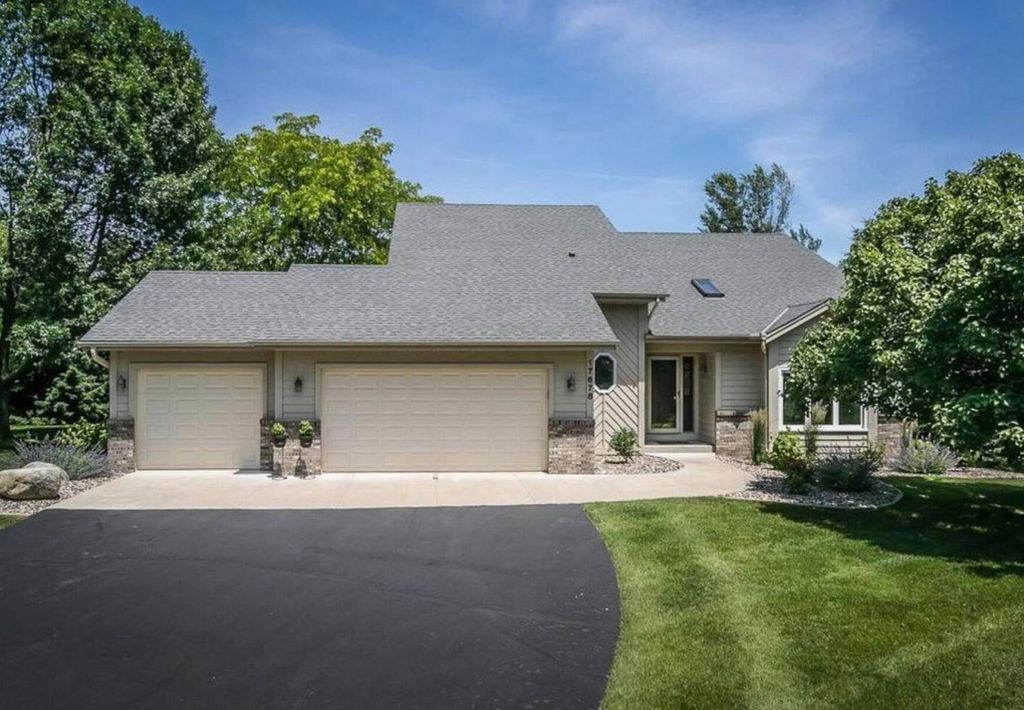 17678 Kettering Trail, Lakeville, MN 55044