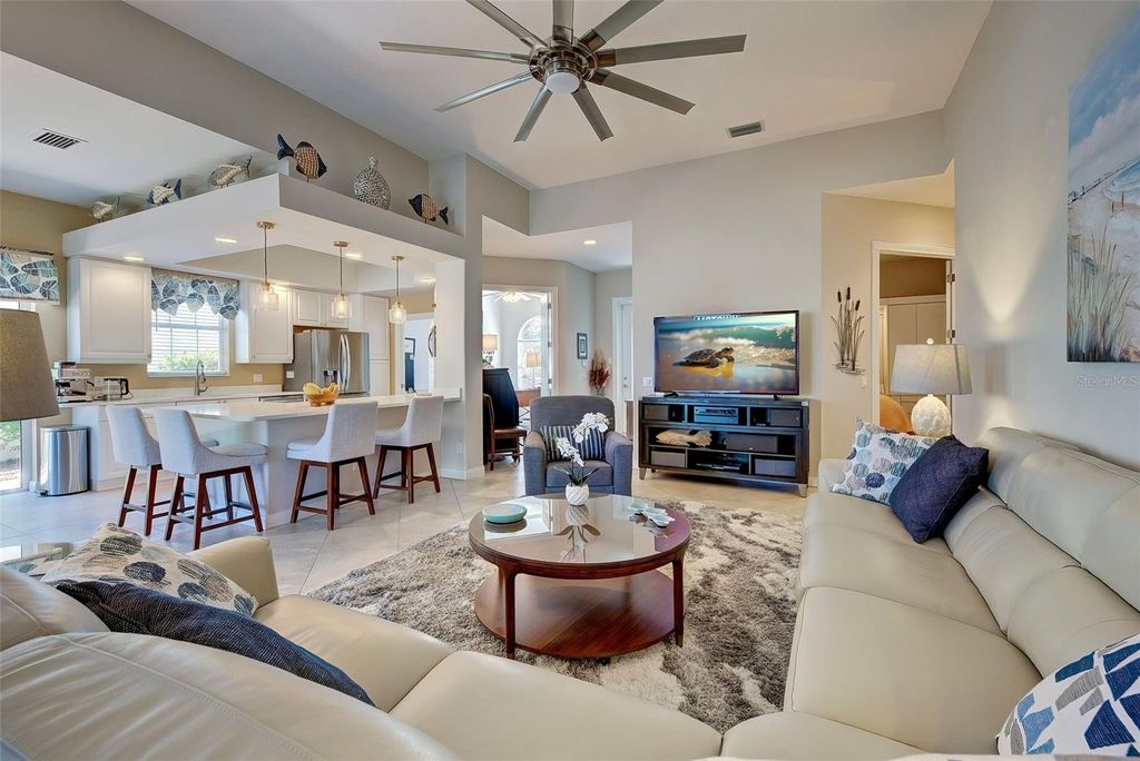 Image 8 of property listing at 13341 IPOLITA STREET, Venice, FL 34293