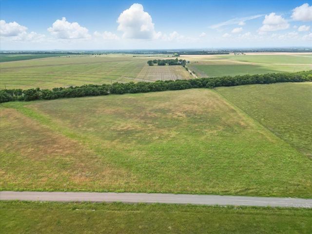6464 County Road 1050, Celeste, TX 75423