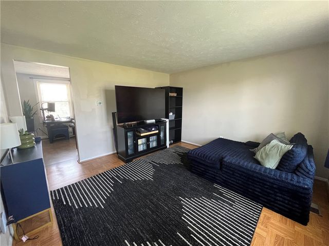 3000 Ridge Rd, South Park, PA 15129