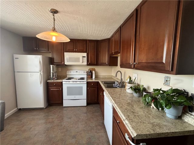 3000 Ridge Rd, South Park, PA 15129