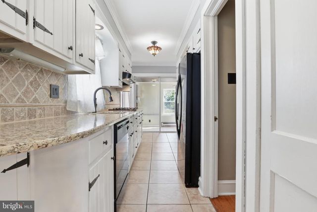 2006 S QUEEN ST, York, PA 17403