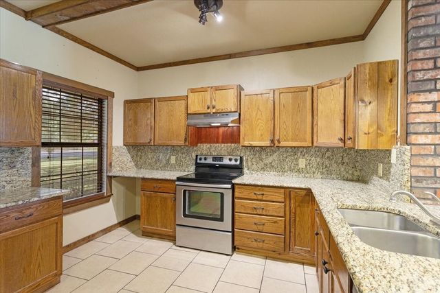 1035 Lakewood Road, Denison, TX 75020