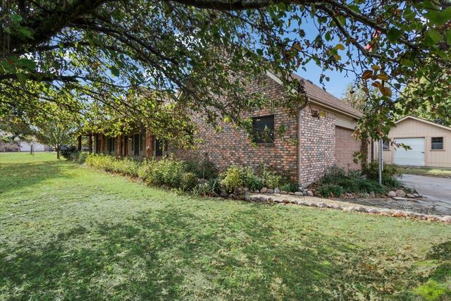 1035 Lakewood Road, Denison, TX 75020