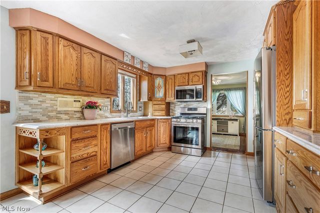 3680 Timber Lake Street NW, Uniontown, OH 44685